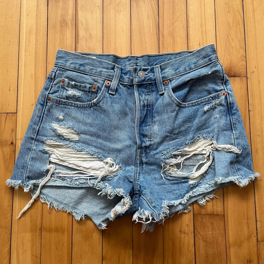 Levis 501 Womens Size 26 Original Light Wash Distressed Denim Shorts High Rise